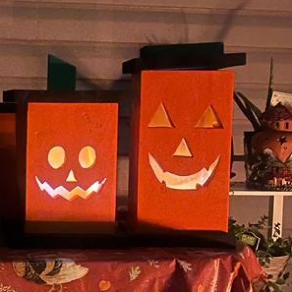 Orange wooden lantern boxes - Picture 1 of 5